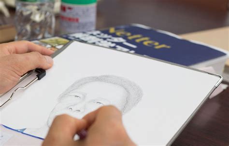 how much do police sketch artists make and what kind of art supplies do they use?